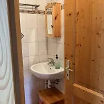 Apartment Wandergesellenzimmer Mit Bad Und Kueche