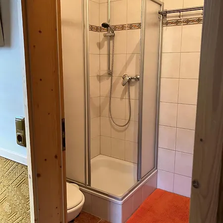 Wandergesellenzimmer Mit Bad Und Küche Apartment Ilmenau