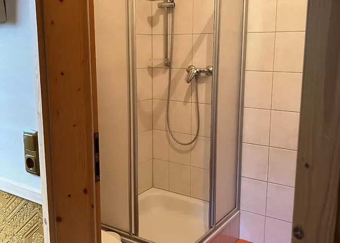 Wandergesellenzimmer Mit Bad Und Küche Apartment Ilmenau